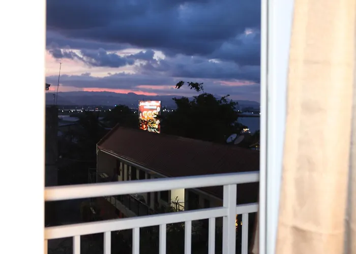 Aparthotel Cozy & Convenient 1-bedroom 3 Mins Away From The Airport